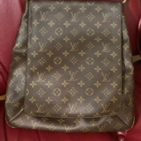 Louis Vuitton Authentic Shoulder Strap Bag - Picture 7 of 8
